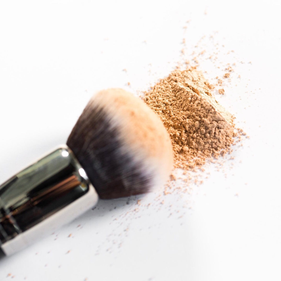 Crafted in Australia, this high-quality brush is built to last with ultra-soft, durable bristles. Perfect for streak-free mineral makeup application, it ensures smooth, even coverage and long-lasting performance for a flawless finish every time.

