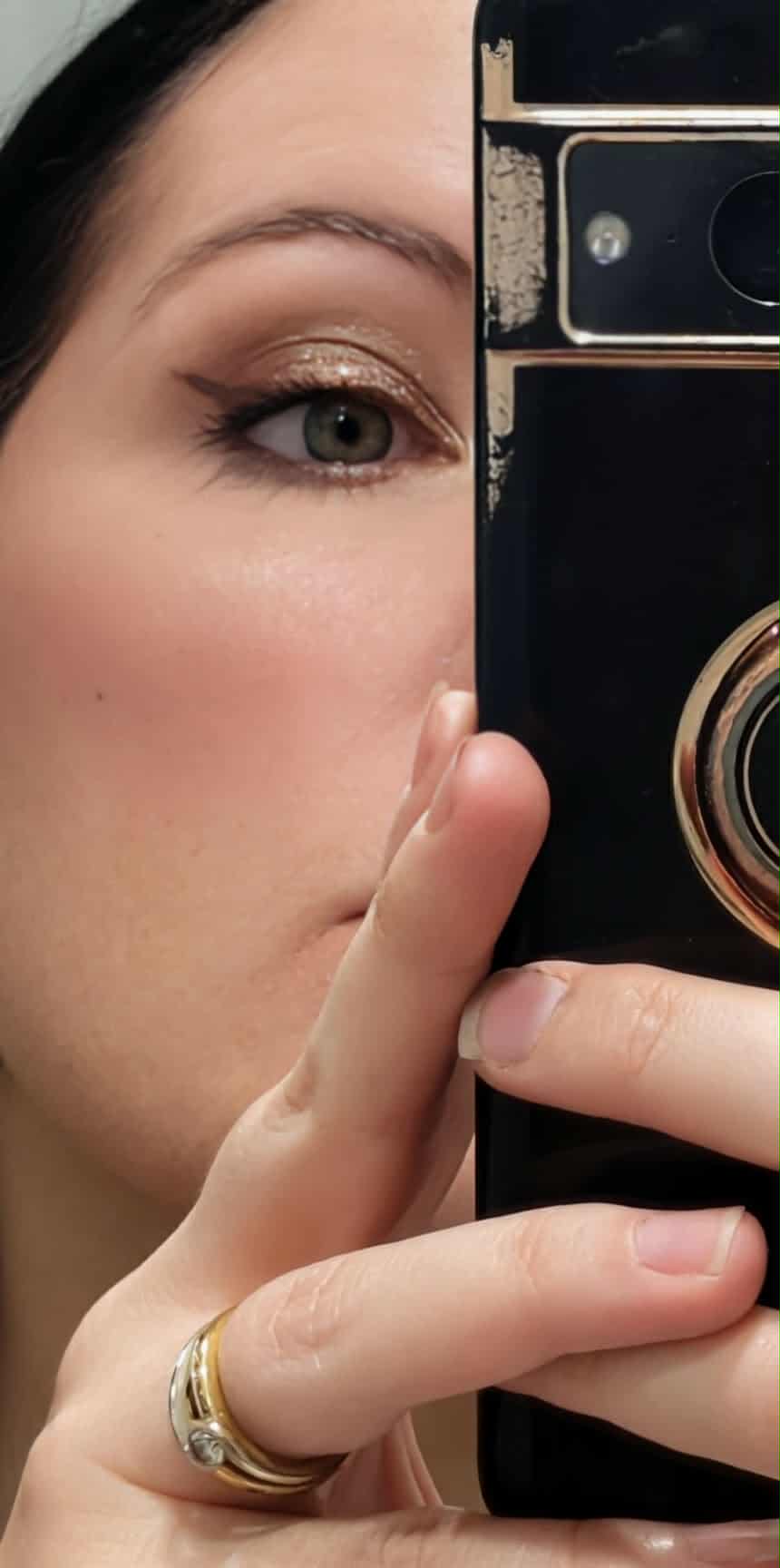 CUSTOM MADE MAKEUP